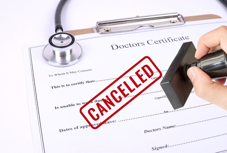 Annullare o rettificare il certificato di malattia senza commettere errori