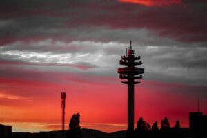 Le azioni Telecom Italia salgono sulla scia del settore telecomunicazioni